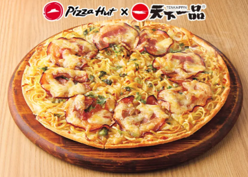 台灣才是先驅！日本業界首創挑戰  必勝客✕天下一品推出「超濃郁拉麵PIZZA」