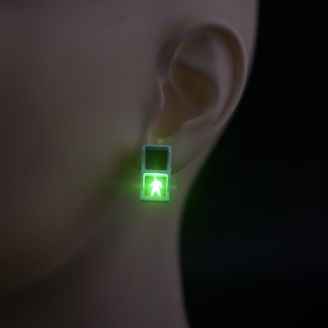 紅綠燈隨心切換超吸睛！ 日本マルま工房推出「行人號誌燈耳飾」網友直喊想要