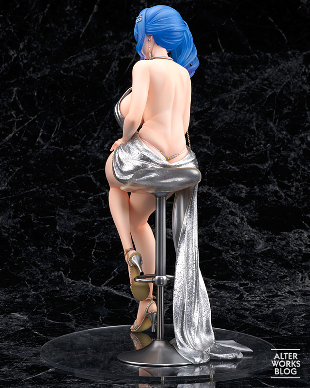 ALTER《碧藍航線》聖路易斯 Luxury Handle Ver. 1/6 比例模型 大膽禮服與無瑕肉體交織成的完美畫面!