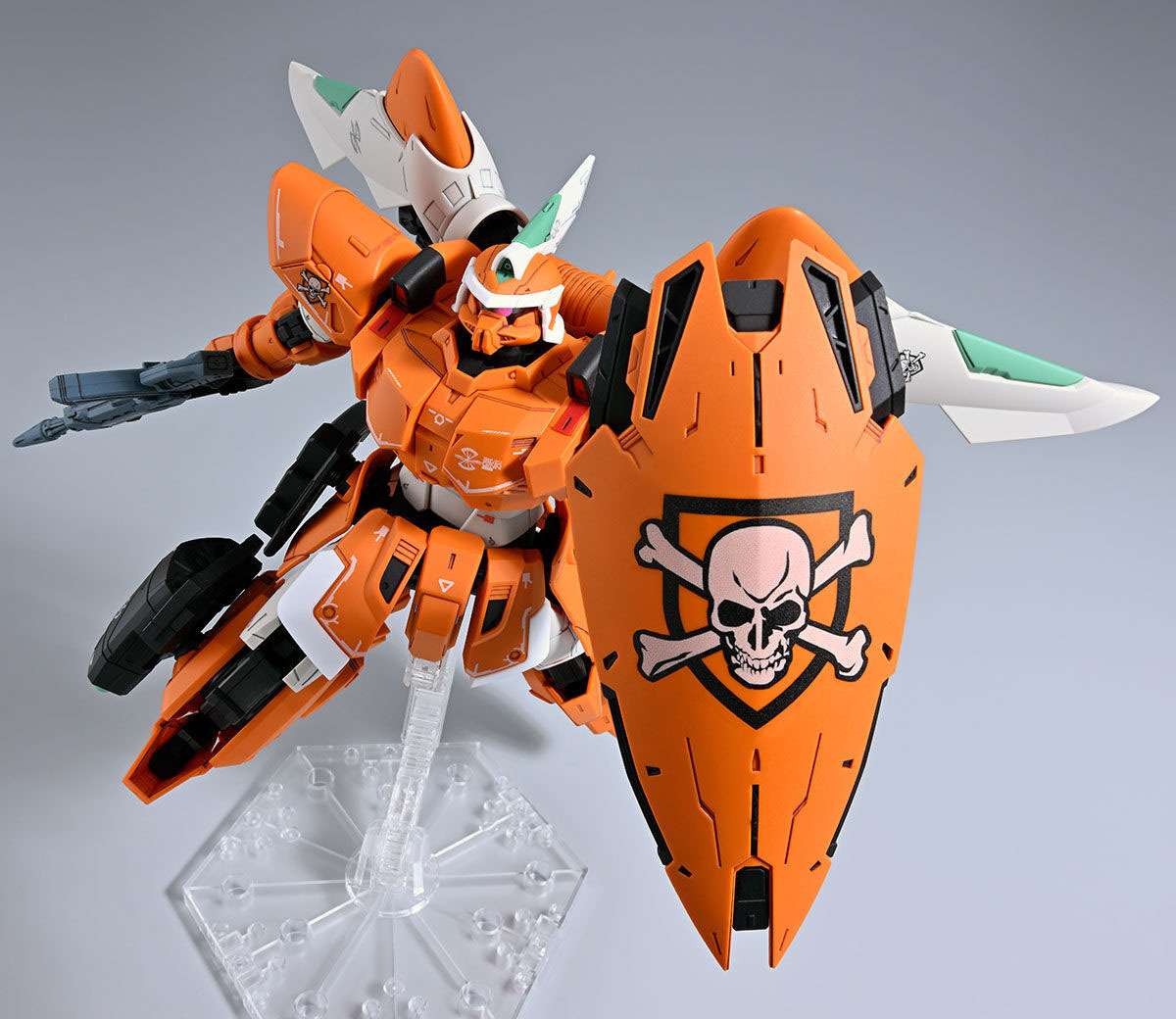 機動戰士鋼彈SEED『MG 1/100 基恩(米蓋爾·艾曼專用機)』再現「黃昏的魔彈」西川貴教配色!