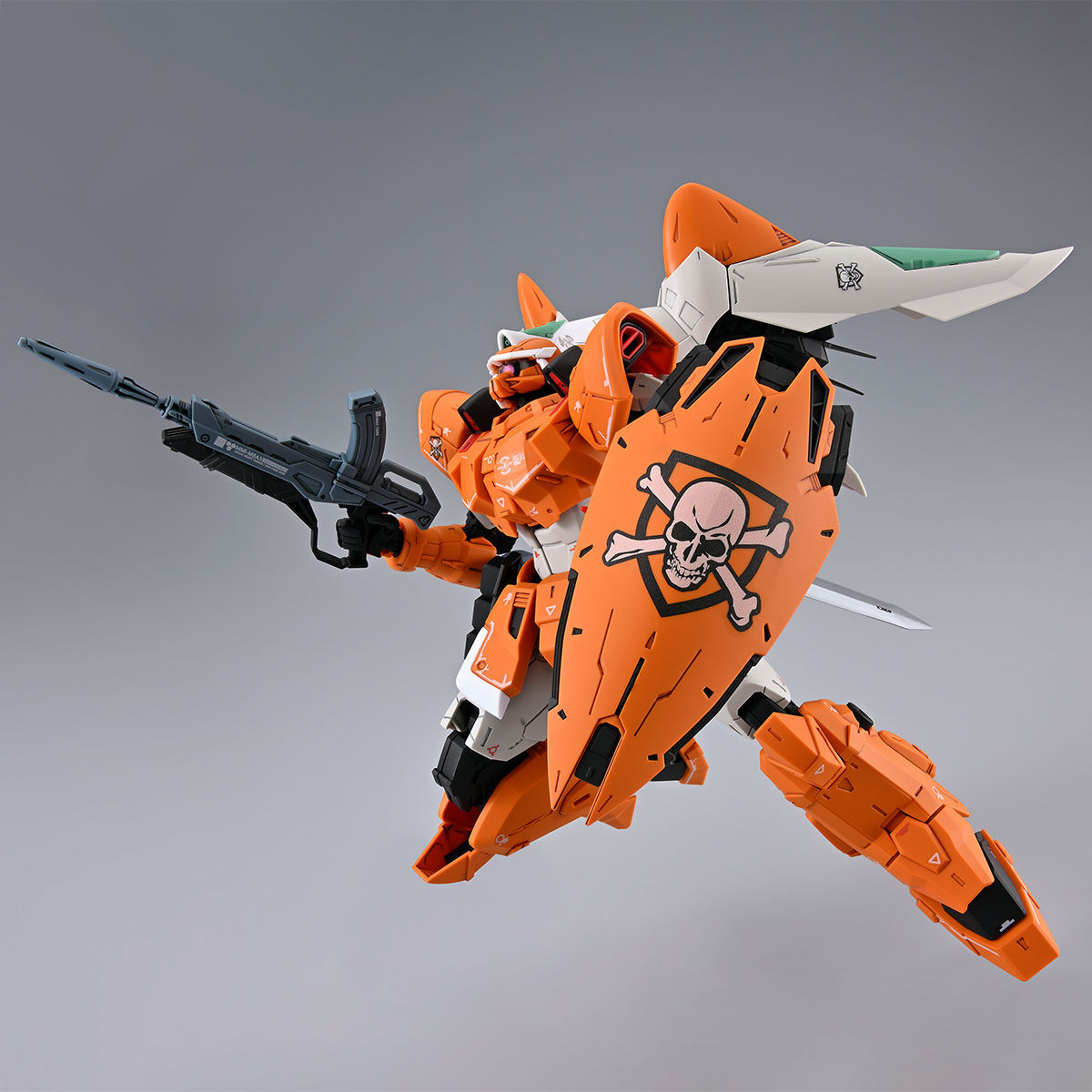 機動戰士鋼彈SEED『MG 1/100 基恩(米蓋爾·艾曼專用機)』再現「黃昏的魔彈」西川貴教配色!