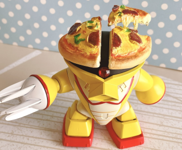 吉翁外送員來你家送餐！ 推主趣味打造「Pizza亞凱」組裝模型博網友讚創意無限