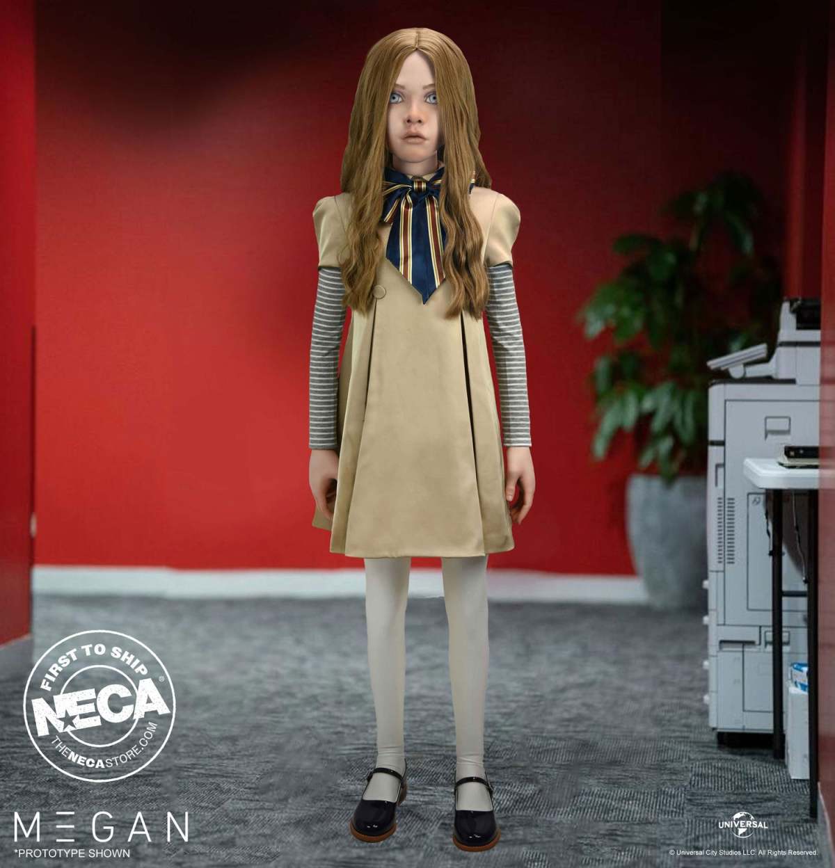 NECA 『窒友梅根（M3GAN）』1:1 比例複製品，完整再現電影中的恐怖人工智慧人偶！