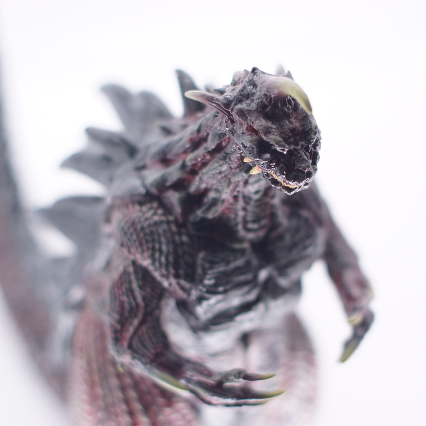 Seismic Toys『新·超人力霸王 哥美斯 灰色限量版』軟膠玩具，巨大不明生物 1 號強勢襲來！