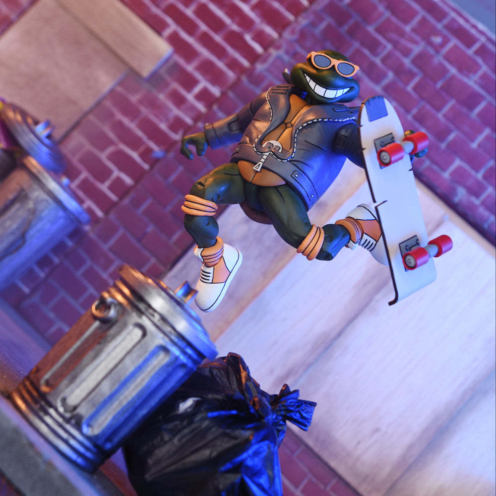 NECA『《忍者龜》龐克偽裝烏龜』 7 吋可動人偶套組,經典動畫版登場的龐克頭造型立體化!