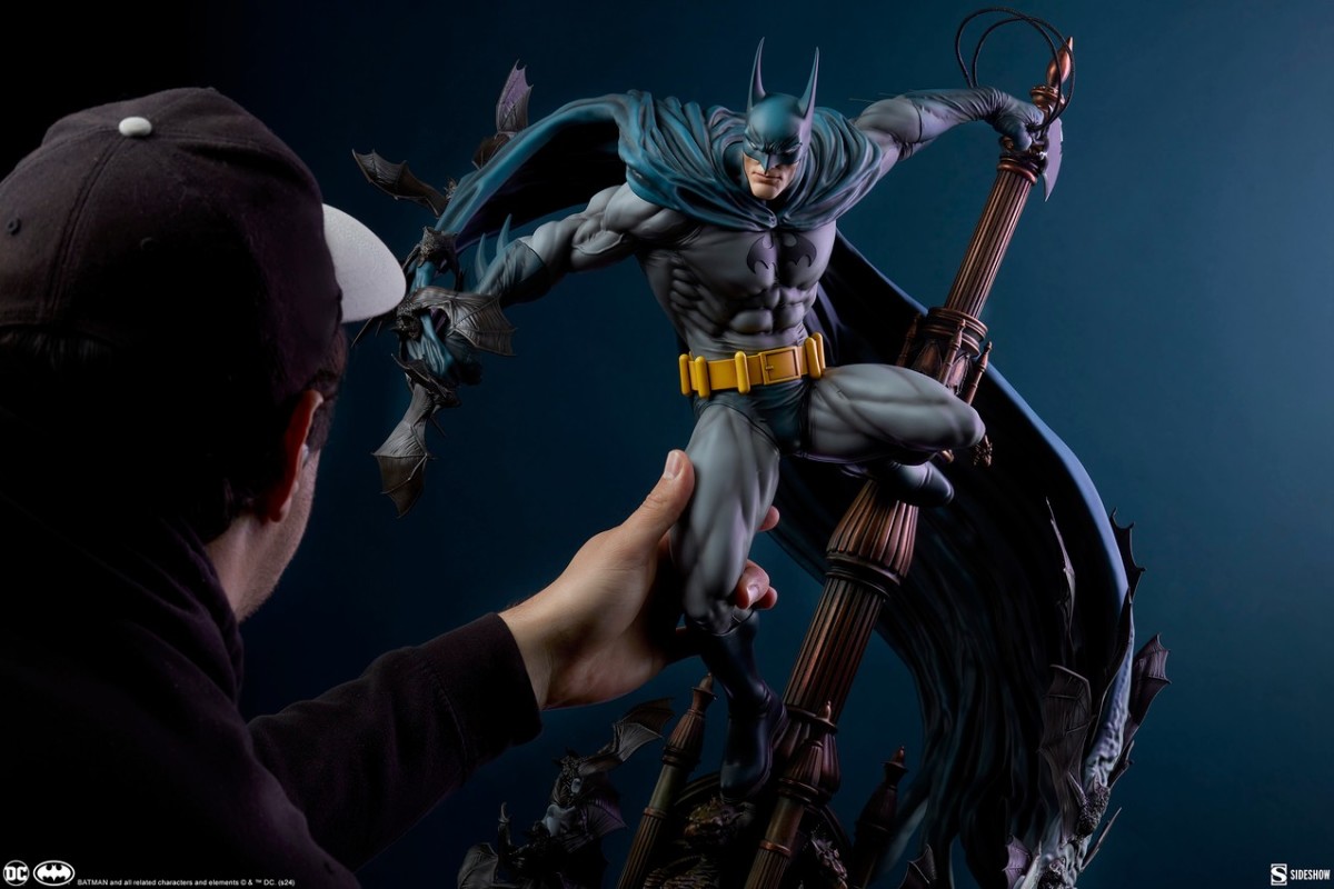 Sideshow Collectibles 蝙蝠俠收藏雕像，浮誇長耳設計展現高譚守護者的強大存在感！