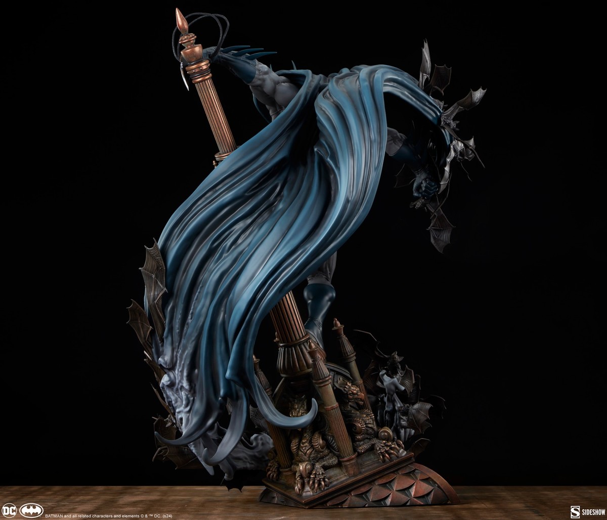 Sideshow Collectibles 蝙蝠俠收藏雕像，浮誇長耳設計展現高譚守護者的強大存在感！