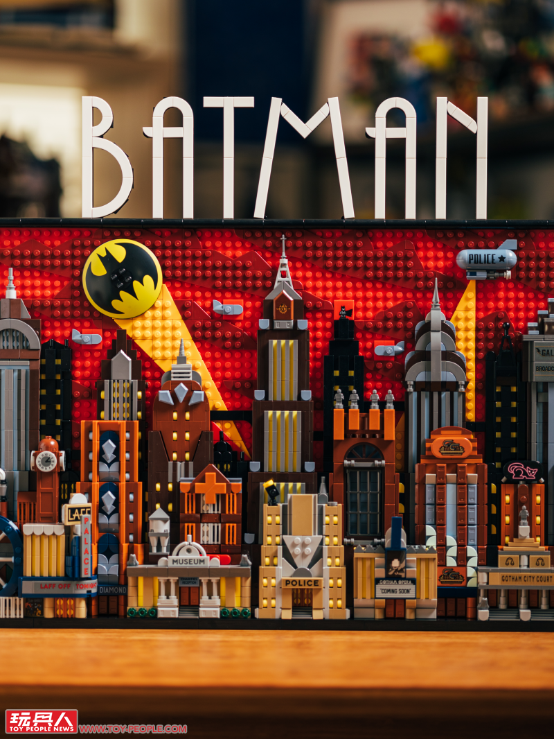 LEGO 76271「蝙蝠俠：動畫系列 高譚市天際線」開箱報告 黑色底版幽暗調性再現、獻給黑暗騎士迷的華美情書！