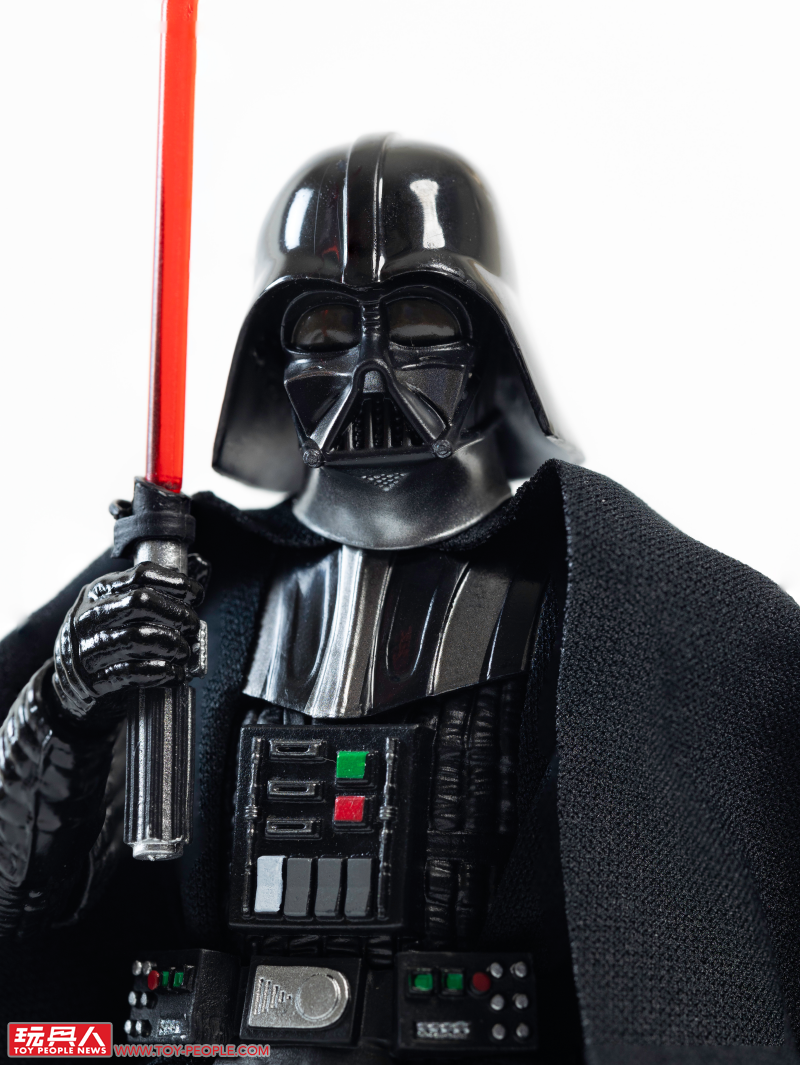 孩之寶 黑標系列「薩繽·連 Force FX 菁英光劍」、「達斯·維達&曼達洛人 可動人偶」開箱報告 用超讚玩具迎接星戰日!