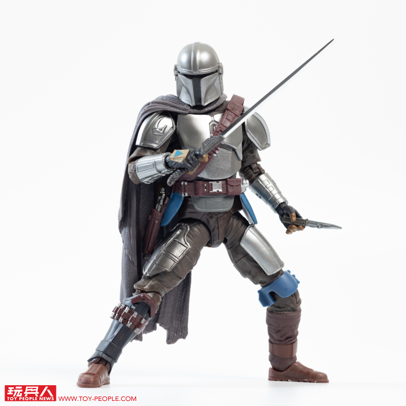 孩之寶 黑標系列「薩繽·連 Force FX 菁英光劍」、「達斯·維達&曼達洛人 可動人偶」開箱報告 用超讚玩具迎接星戰日!