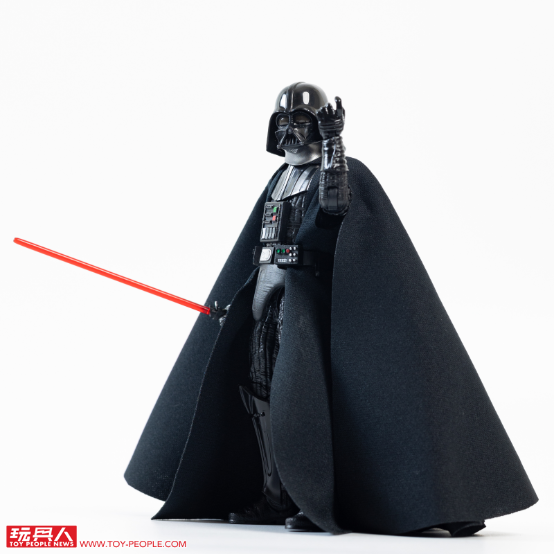 孩之寶 黑標系列「薩繽·連 Force FX 菁英光劍」、「達斯·維達&曼達洛人 可動人偶」開箱報告 用超讚玩具迎接星戰日!