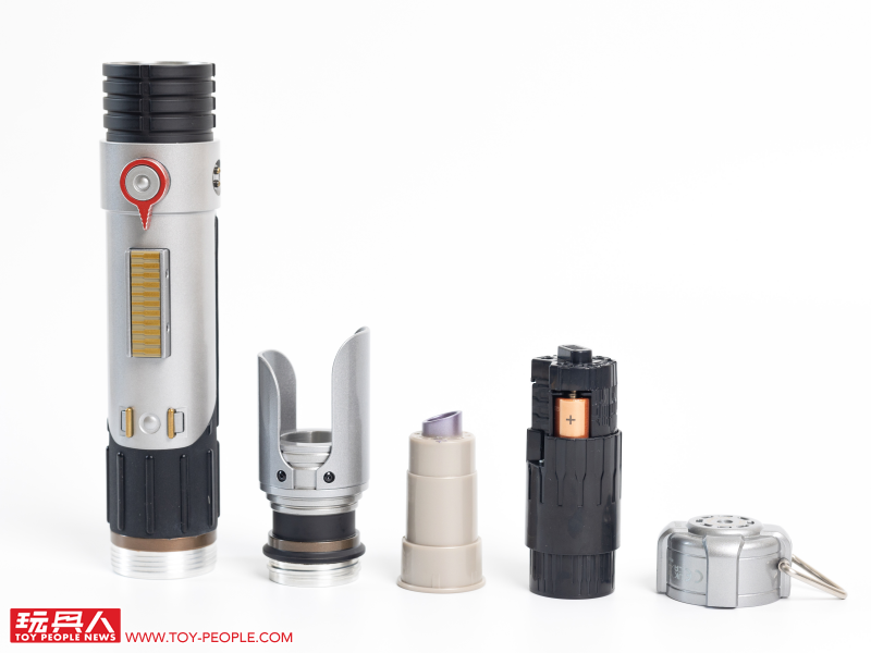 孩之寶 黑標系列「薩繽·連 Force FX 菁英光劍」、「達斯·維達&曼達洛人 可動人偶」開箱報告 用超讚玩具迎接星戰日!