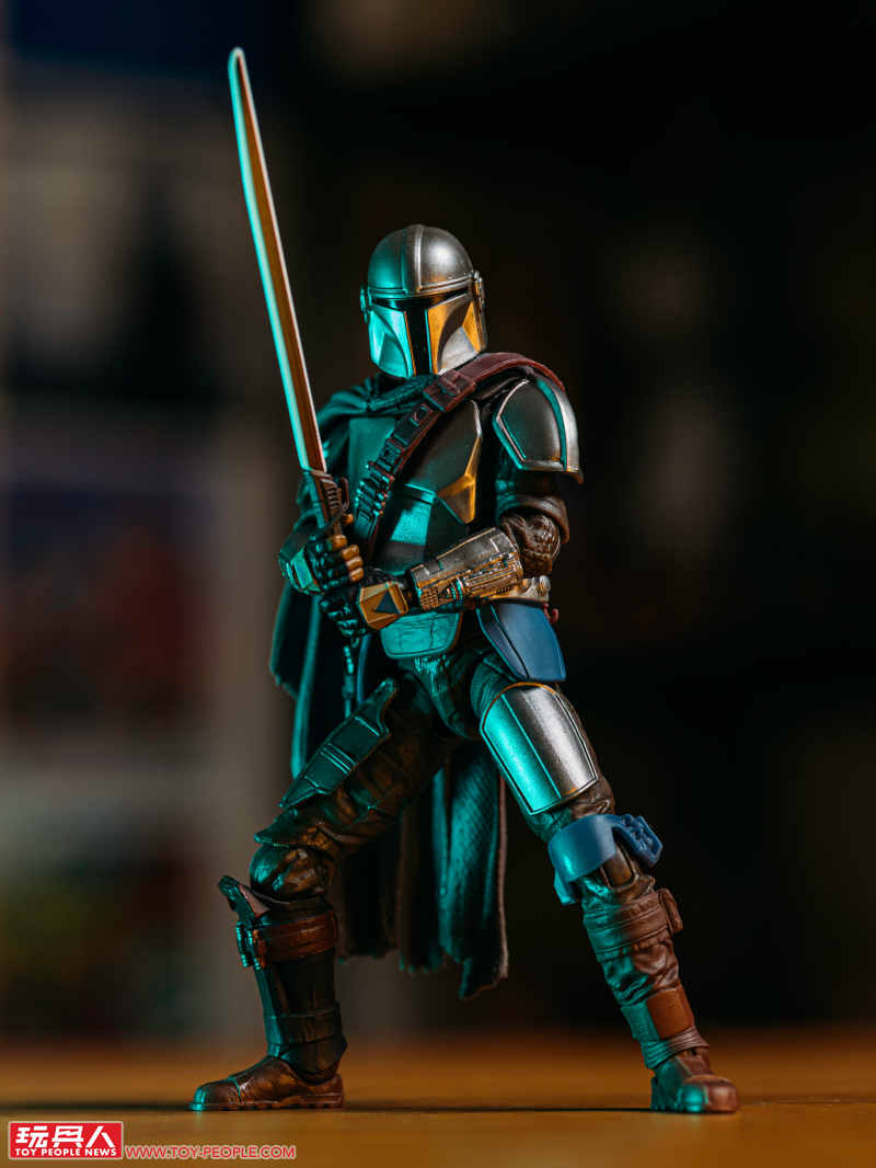 孩之寶 黑標系列「薩繽·連 Force FX 菁英光劍」、「達斯·維達&曼達洛人 可動人偶」開箱報告 用超讚玩具迎接星戰日!