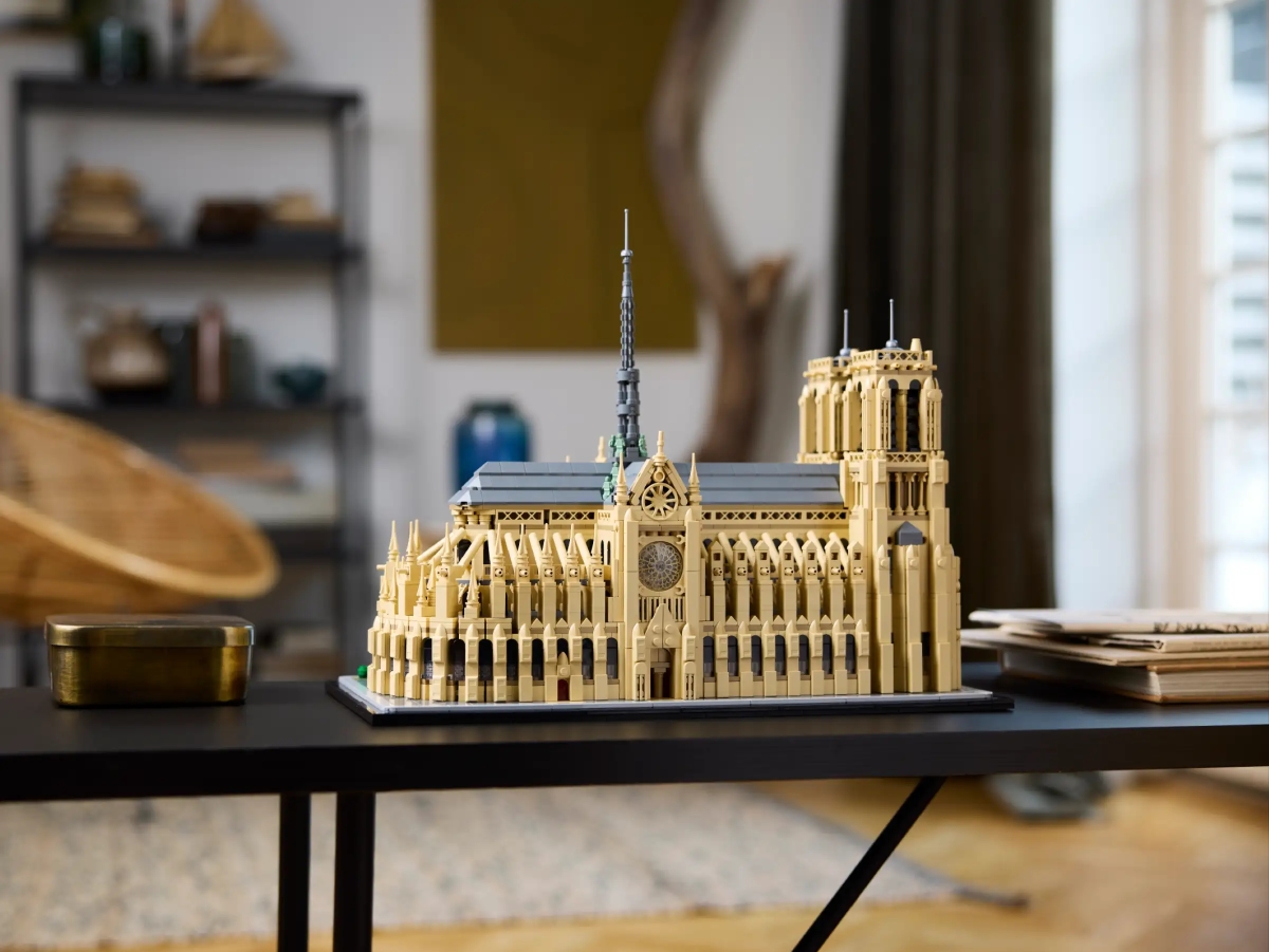 LEGO 21061 建築系列「巴黎聖母院」（Notre-Dame de Paris）絕美玫瑰窗、尖肋骨拱結構再現！