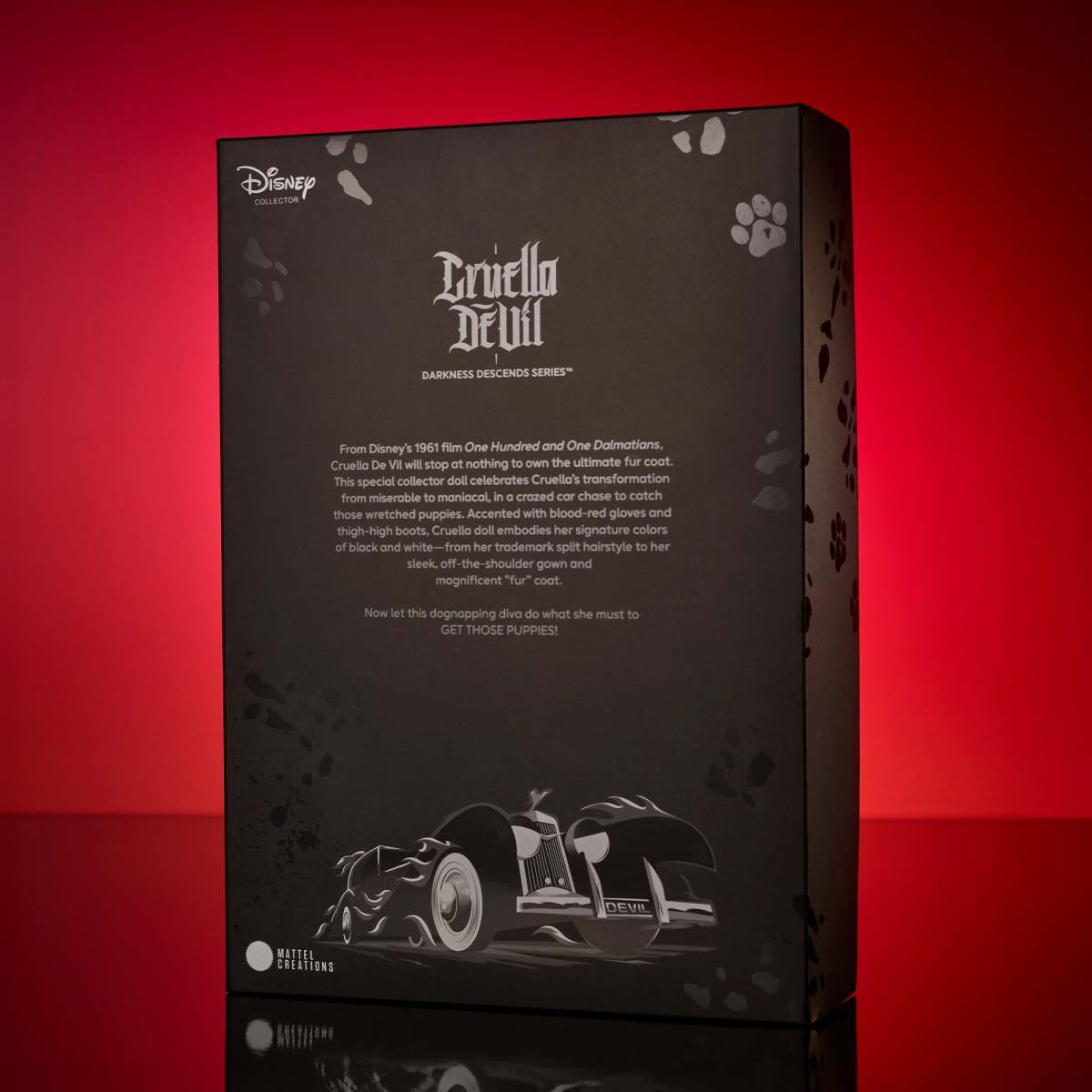 Mattel Creation 迪士尼 黑暗降臨『《101 忠狗》庫伊拉·德·威爾』收藏娃娃，高質感詮釋惡名昭彰的時尚惡女！