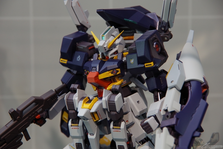 METAL ROBOT魂 TR 計畫新機『鋼彈TR-1［海瑟斯雷］』試作品展出！