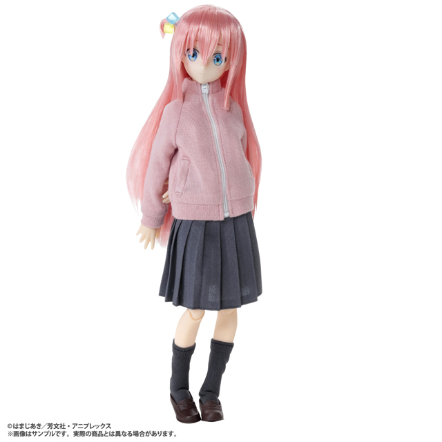 AZONE『Pureneemo《孤獨搖滾!》後藤一里』1/6 比例可動娃娃,精湛製偶技術讓小孤獨化身細緻娃娃!
