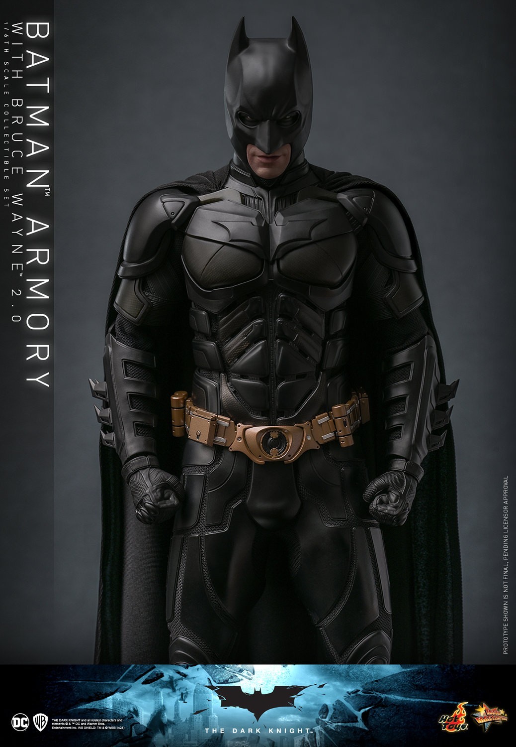 Hot Toys『《黑暗騎士》蝙蝠俠武器格納庫與布魯斯·韋恩(Batman Armory with Bruce Wayne) 2.0』1/6 比例收藏套裝組