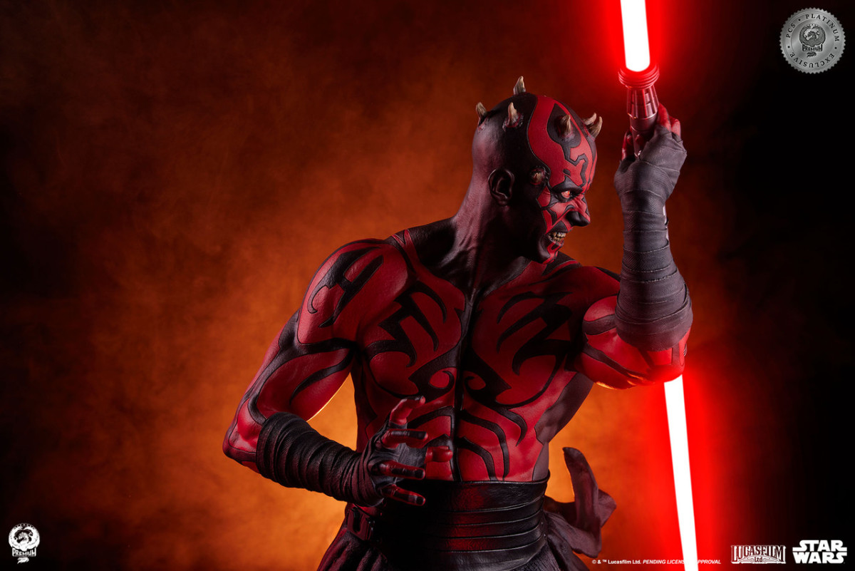 PCS『《星際大戰首部曲:威脅潛伏》達斯·魔(Darth Maul)白金限定版』1/3 比例收藏雕像,替換展示裸上身的霸氣姿態!