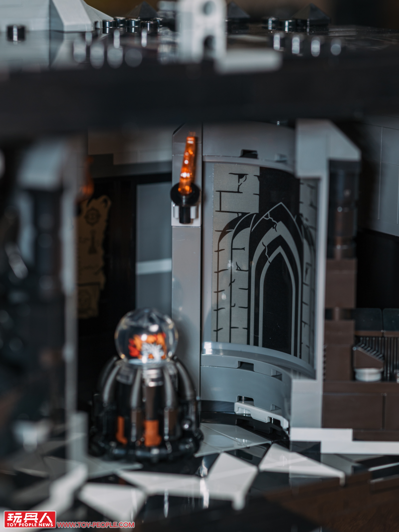 LEGO 10333「魔戒:巴拉多」開箱報告 高達 83 公分的黑鐵巨城!