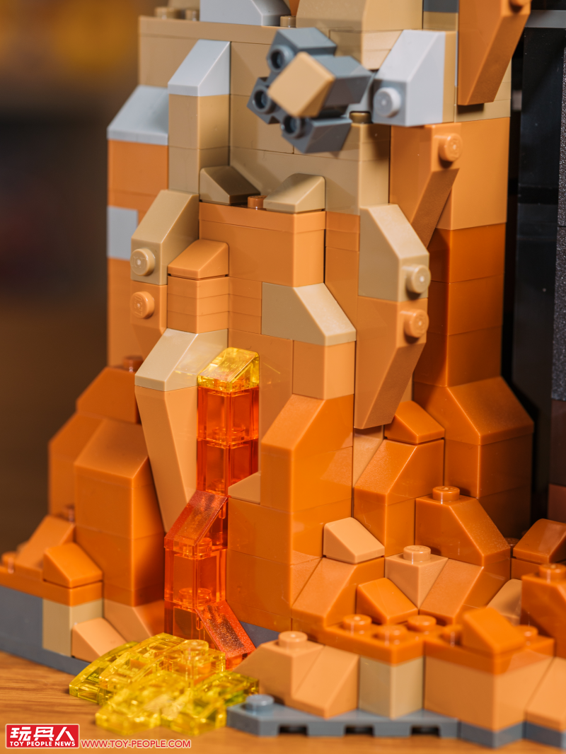 LEGO 10333「魔戒:巴拉多」開箱報告 高達 83 公分的黑鐵巨城!