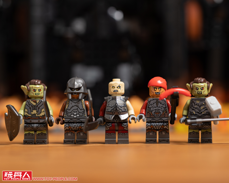 LEGO 10333「魔戒:巴拉多」開箱報告 高達 83 公分的黑鐵巨城!