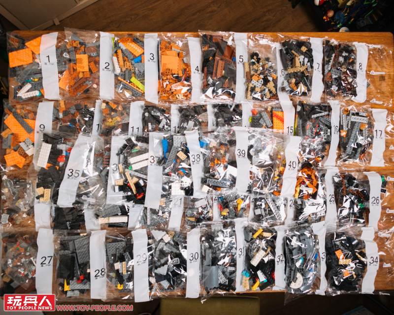 LEGO 10333「魔戒:巴拉多」開箱報告 高達 83 公分的黑鐵巨城!