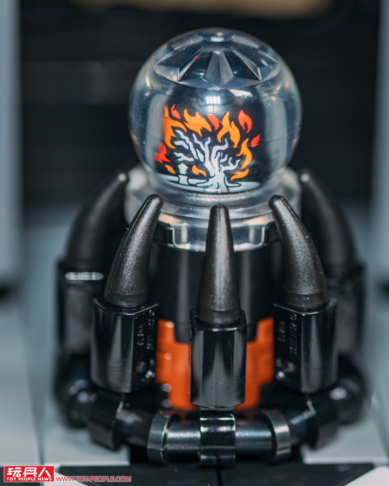 LEGO 10333「魔戒:巴拉多」開箱報告 高達 83 公分的黑鐵巨城!