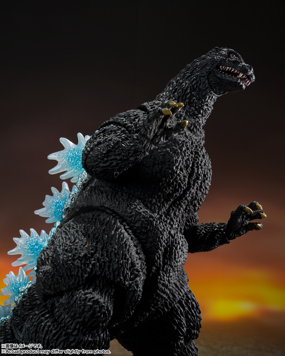 S.H.MonsterArts SDCC 限定『《哥吉拉 vs 碧奧蘭蒂》哥吉拉（1989）限定版』可動模型，透明背鰭再現劇中發光效果！