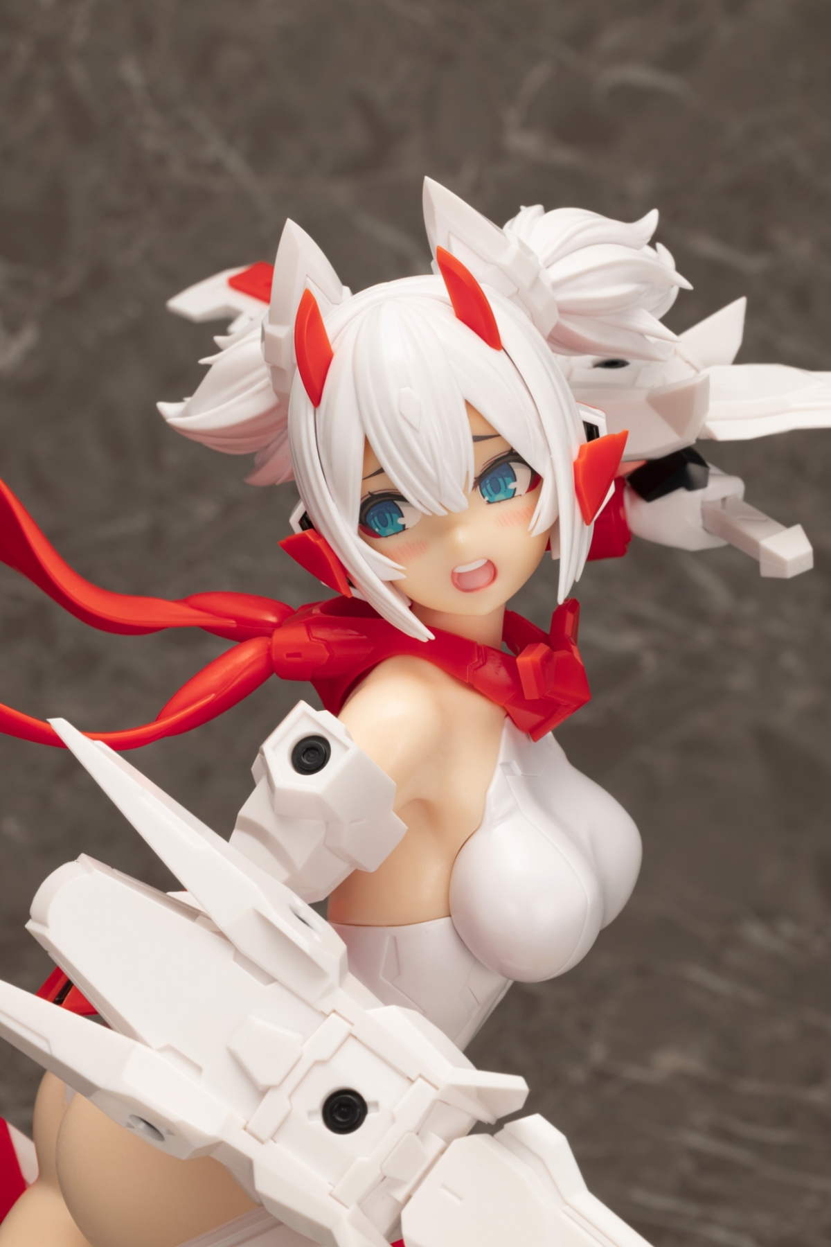 女神裝置「朱羅 忍者 模型家限定版 2/1比例模型」可自行上色、組裝 PVC 零件的特殊版本！