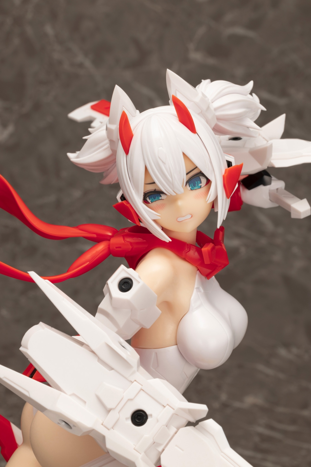 女神裝置「朱羅 忍者 模型家限定版 2/1比例模型」可自行上色、組裝 PVC 零件的特殊版本！