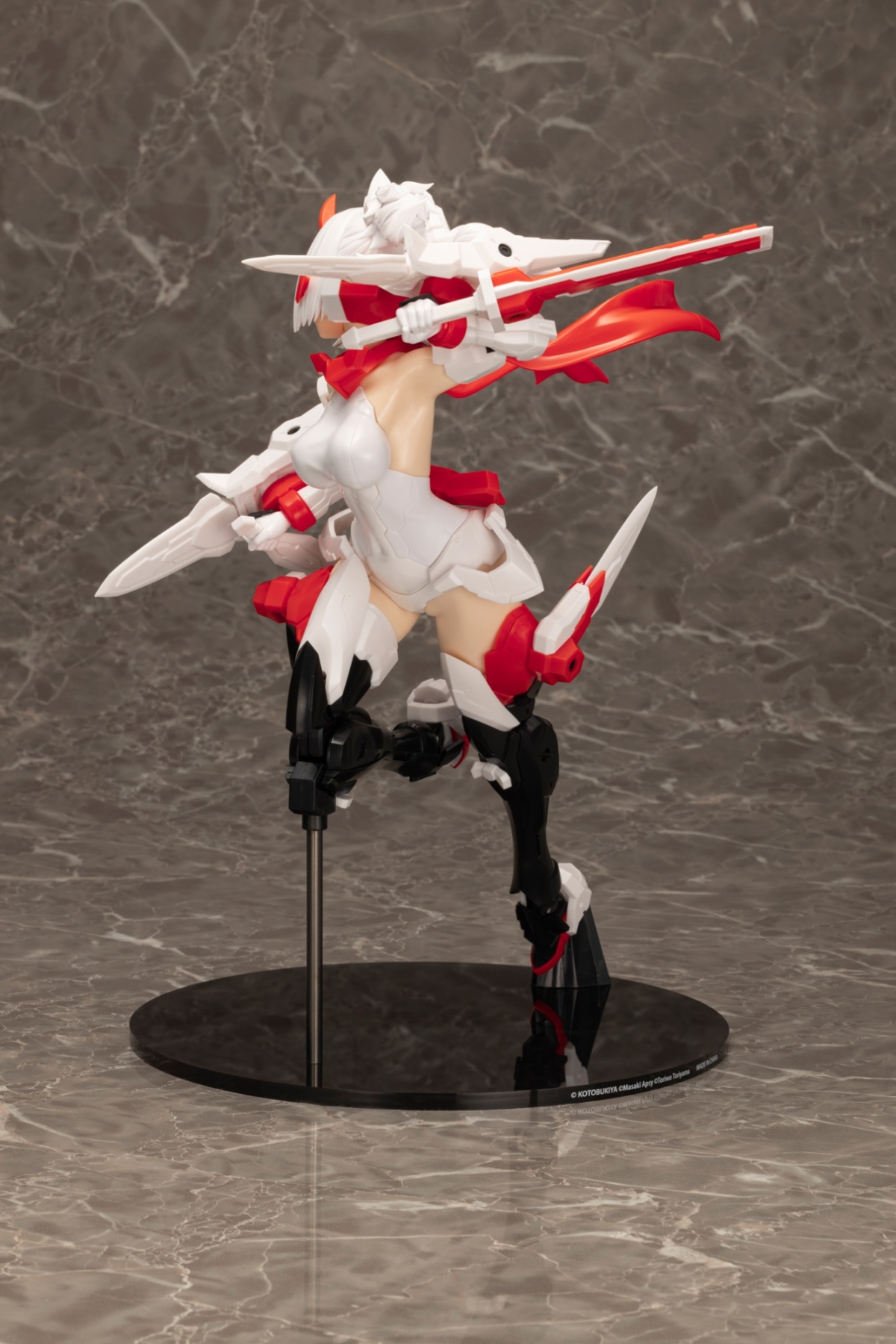 女神裝置「朱羅 忍者 模型家限定版 2/1比例模型」可自行上色、組裝 PVC 零件的特殊版本！