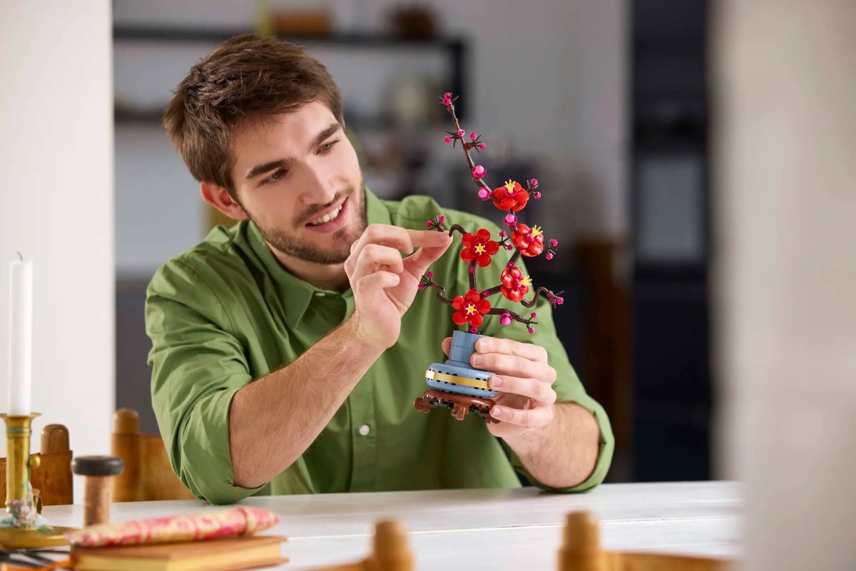 LEGO 10368「菊花」（Chrysanthemum）、10369「梅花」 （Plum Blossom）花中四君子即將以樂高形式齊聚一堂！？