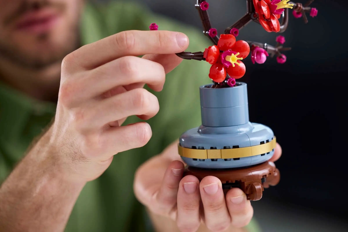 LEGO 10368「菊花」（Chrysanthemum）、10369「梅花」 （Plum Blossom）花中四君子即將以樂高形式齊聚一堂！？