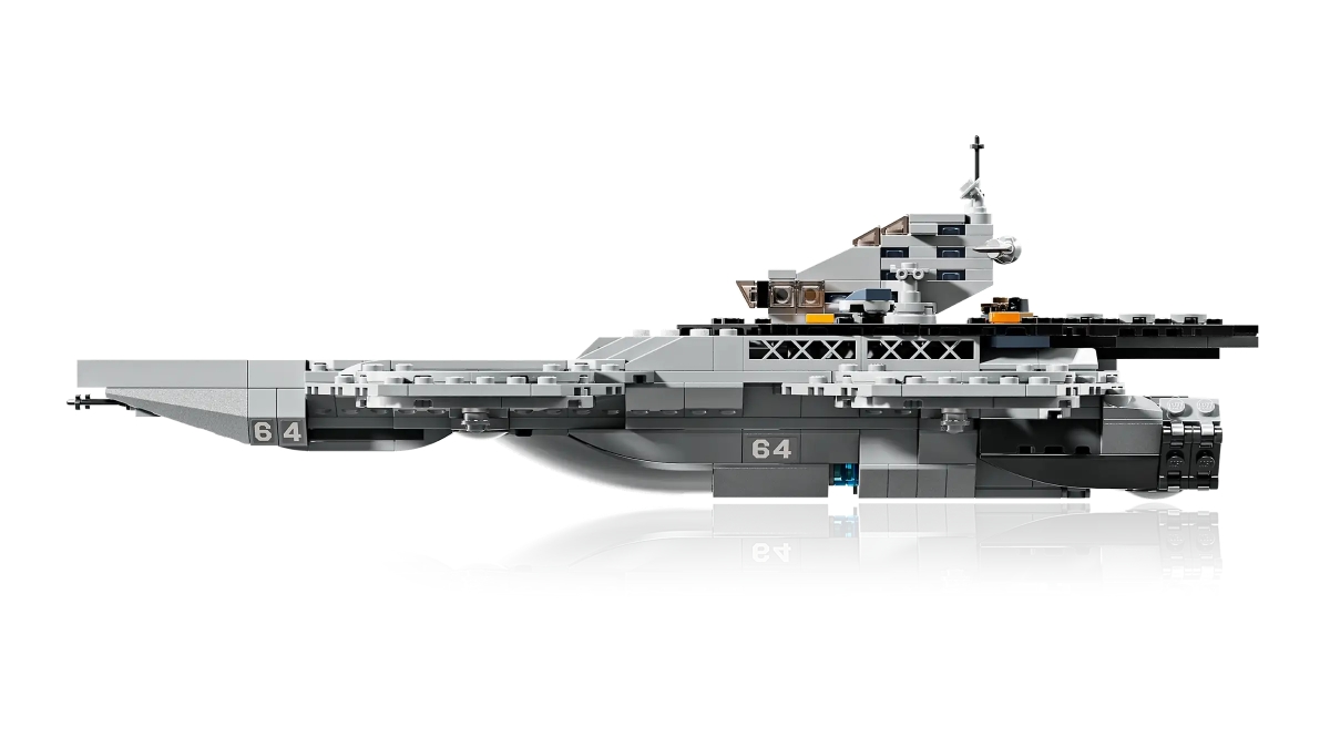 LEGO 76295「復仇者聯盟飛行航母」（The Avengers Helicarrier）跑道上有三片零件構成的昆式戰機！