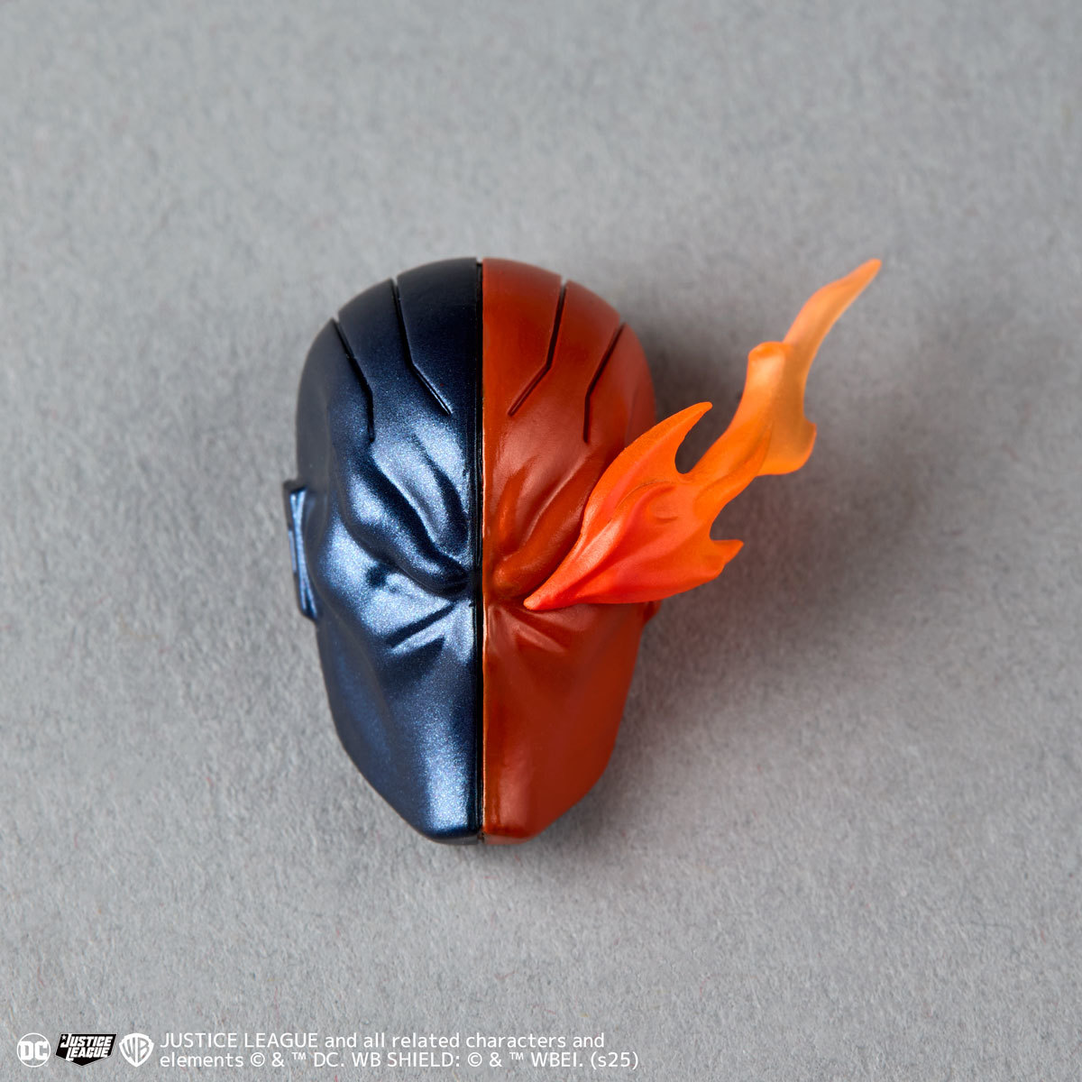 海洋堂『AMAZING YAMAGUCHI 喪鐘(Deathstroke)Ver.1.5 』可動人偶,新增弒神者之刃與大魄力火焰特效!