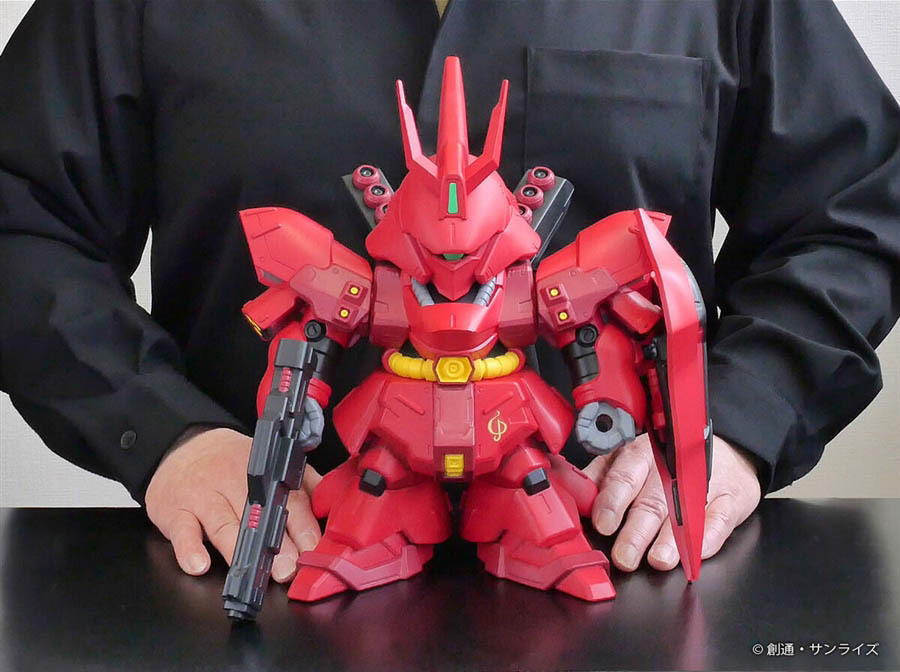 巨無霸軟膠模型SD『沙薩比 -SD鋼彈-』逆襲的夏亞名機以 24 公分高 SD 造型呈現！
