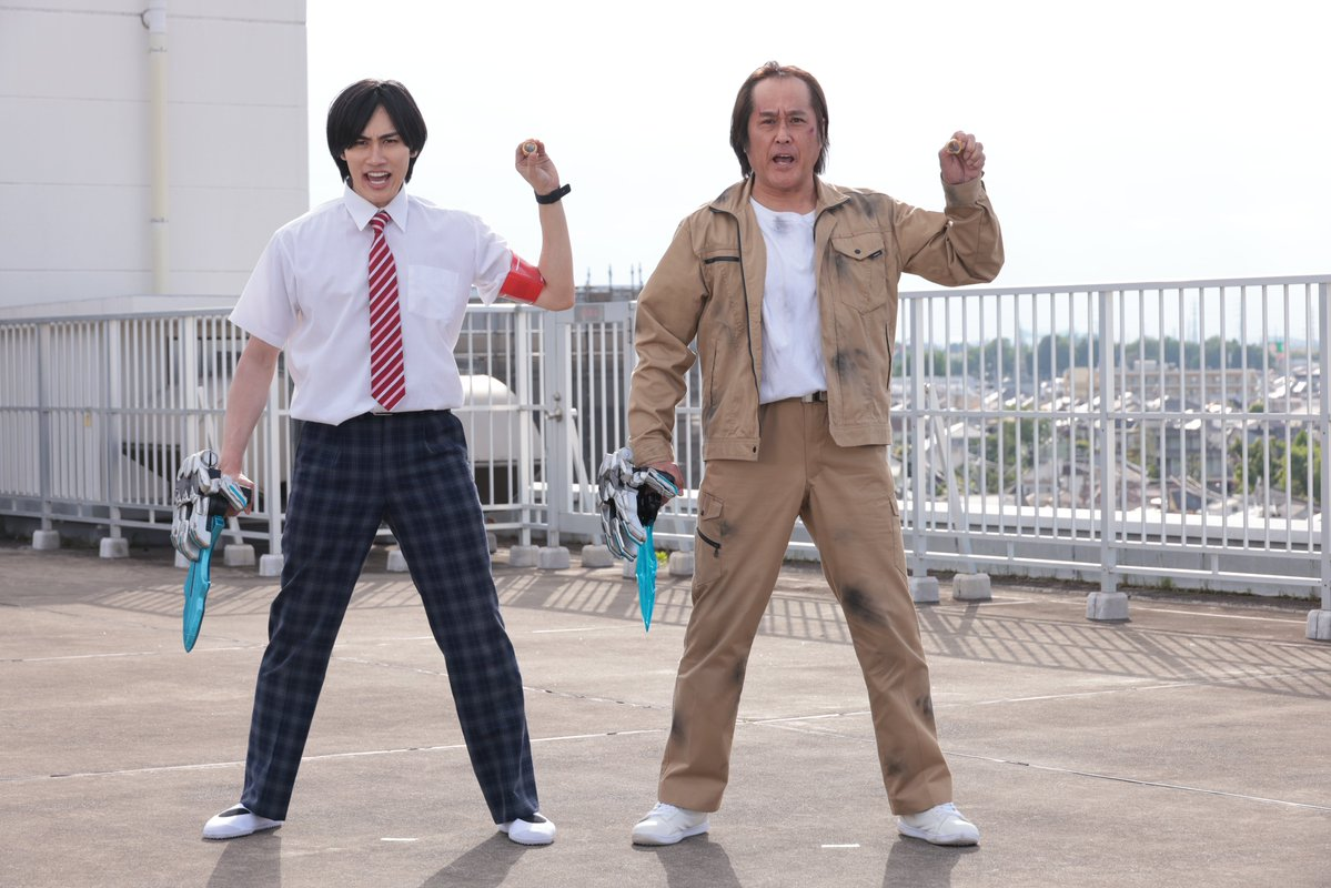 皮套演員「Mr.平成騎士」高岩成二轉戰「超級戰隊」，變身動作致敬各代騎士引網友熱議！