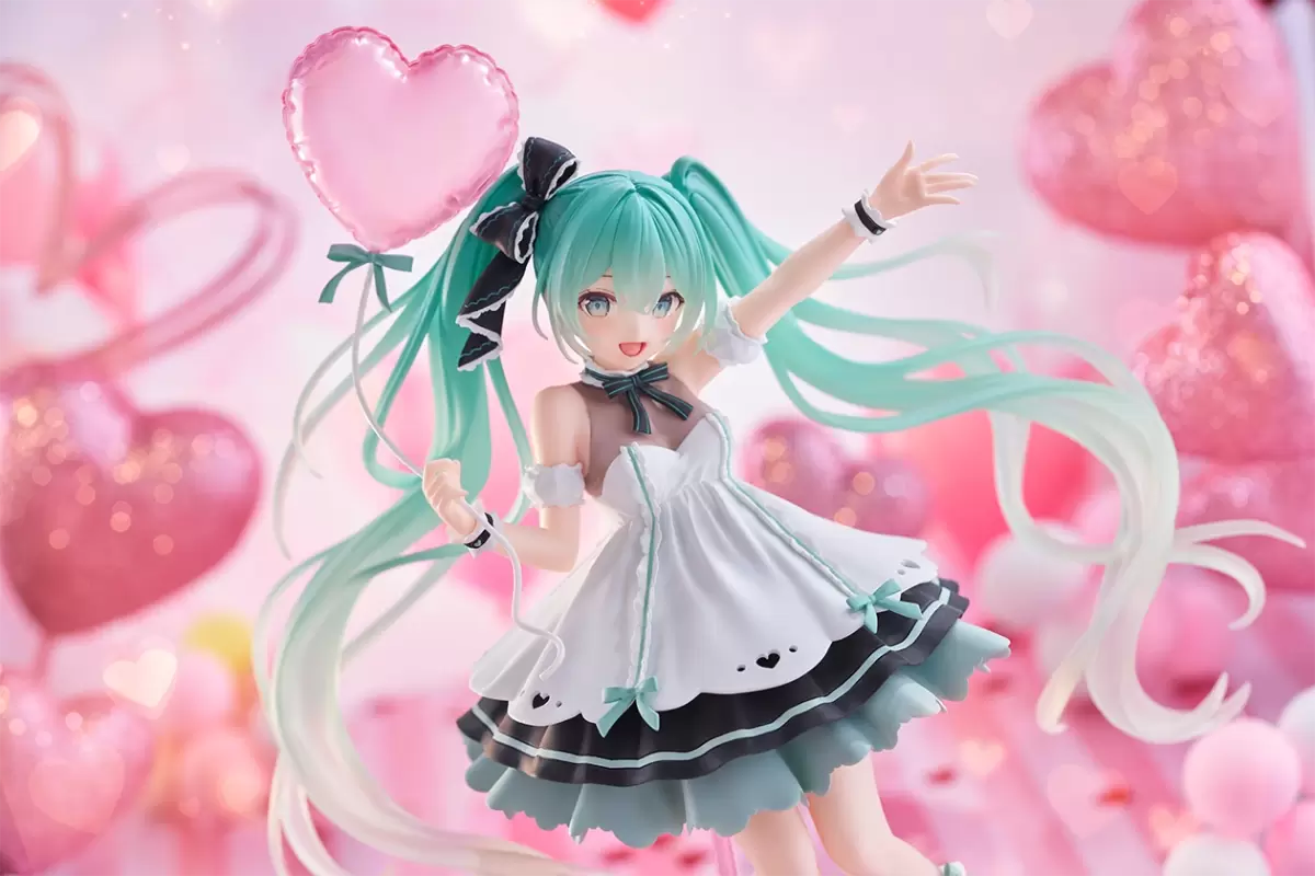 TAITO景品『初音未來 Birthday2025 AMP+～Party ver.～』拿著愛心氣球慶祝生日派對！