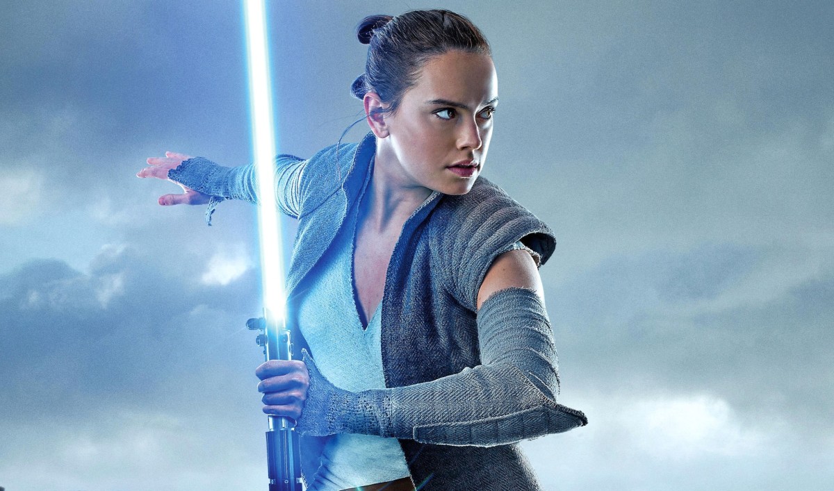 Beyond Her Solo Film: Daisy Ridley's Rey to Feature in Simon Kinberg's New "Star Wars" Trilogy