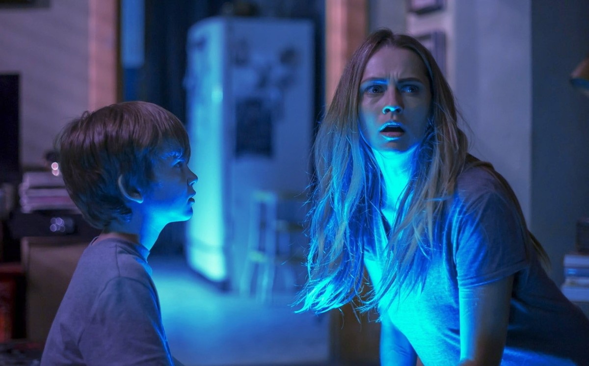 Lights Out 2 Back On: Sequel Moves Forward With New Director and Writer After A Decade