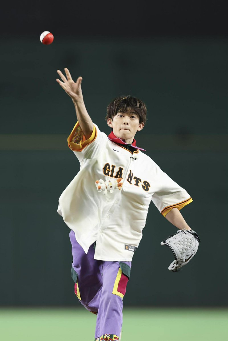 プロ野球コラボの「モンスターボール」が話題沸騰！ 始球式で使われた