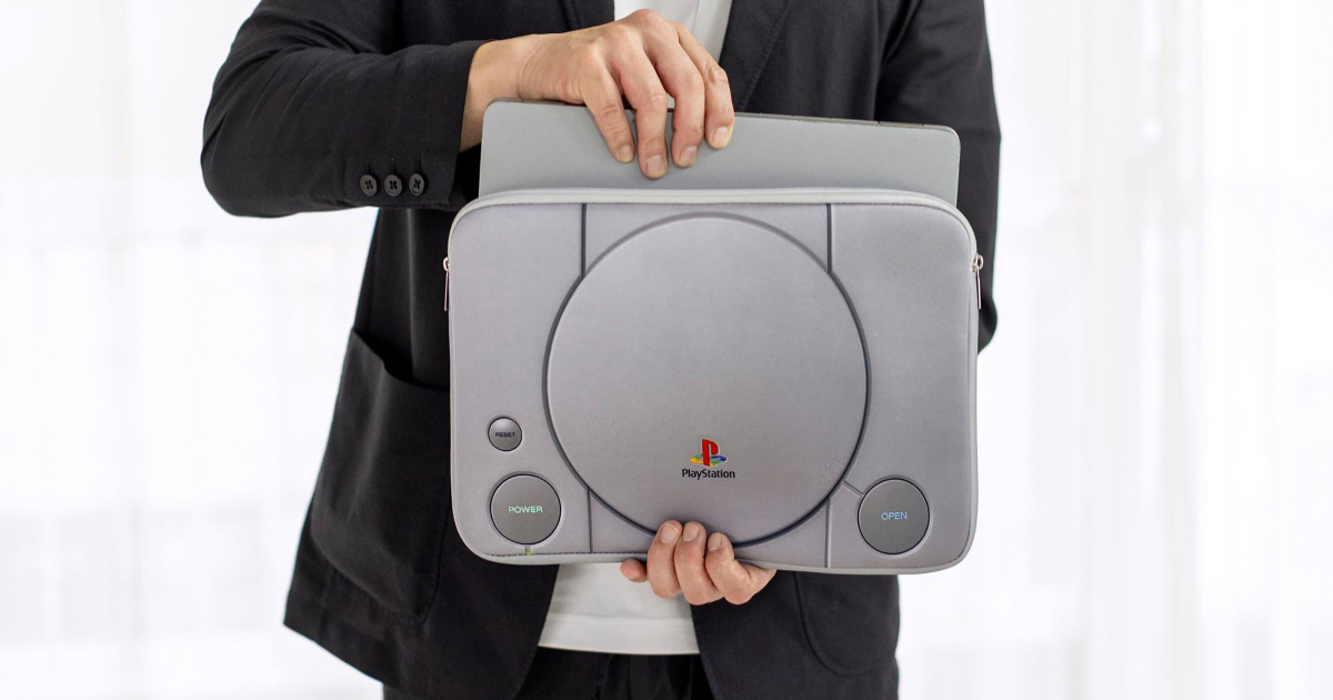 寶島社「PlayStation多功能緩衝收納包 BOOK」 經典造型放筆電平板都ok！