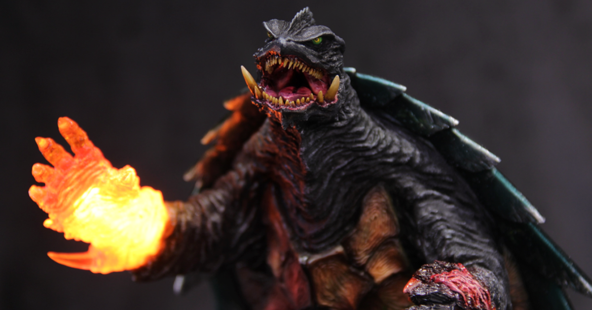Honey-Bones Gamera "HYPHER GAMERA" Unleashes Vanishing Fist with LED Lighting & Custom Diorama