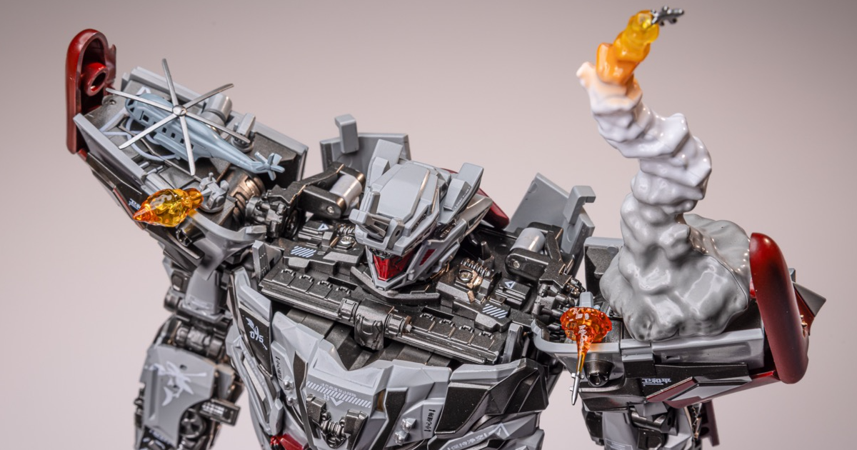 TigaToys Unleashes YH01 "Tian Shu": A Type 075 Amphibious Assault Ship That Transforms into a Heavy Mecha, Complete with a Miniature Fleet!