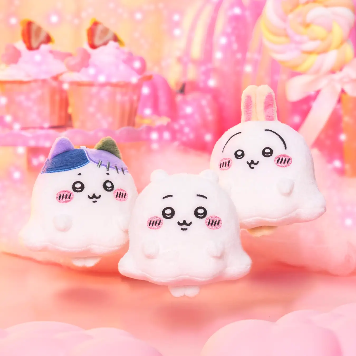 世界初！『ちいかわ』の巨大メリーゴーランドが香港に出現！大型展覧会