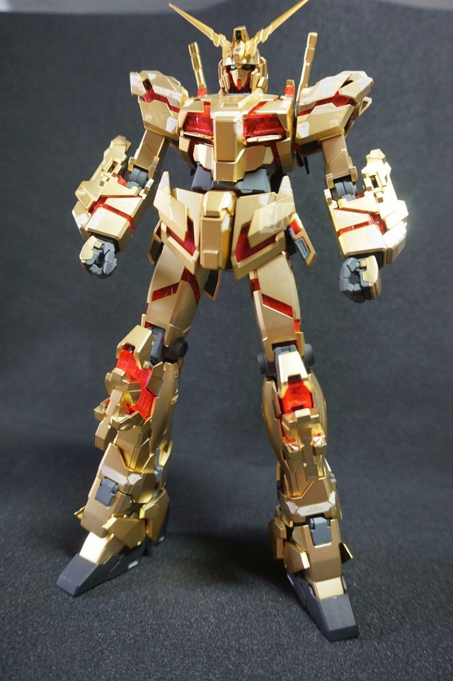 【玩具人。Phd。投稿】2015 EXPO 香港展場限定 MG 1/100 RX-O Unicorn Gundam(香檳金)