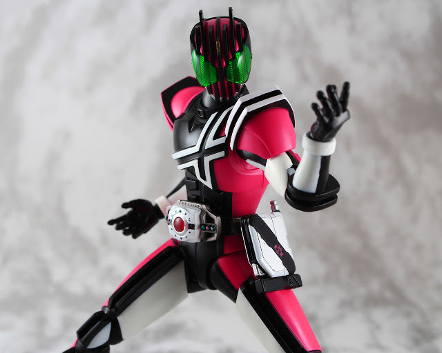 【玩具人Jerry Yuen投稿】S.H.Figuarts -真骨彫製法- 假面騎士帝騎 開箱玩評