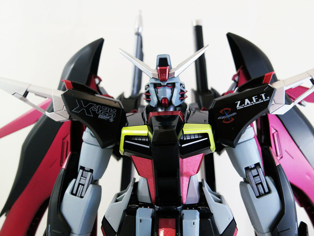 【玩具人。黃翔宇。投稿】MG 1/100 漆黑命運鋼彈