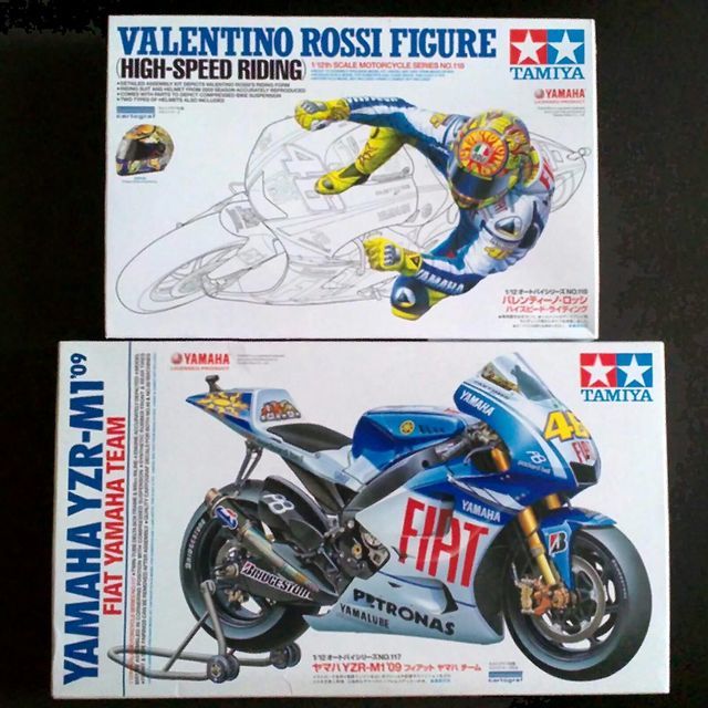 Tamiya 1/12 Yamaha YZR-M1 + Rossi figure